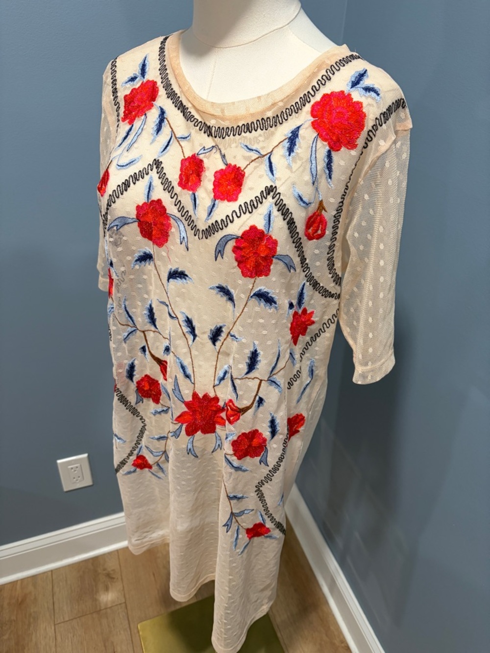 River Island Cream Mesh Tunic with Red & Blue Floral Embroidery Size M